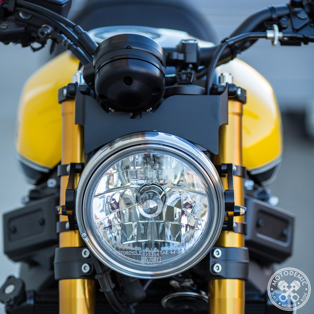 Motodemic LED and Round Halogen Headlight Conversion Kit for the Yamaha XSR900