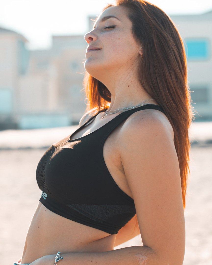 SIX2 High Support Sports Bra