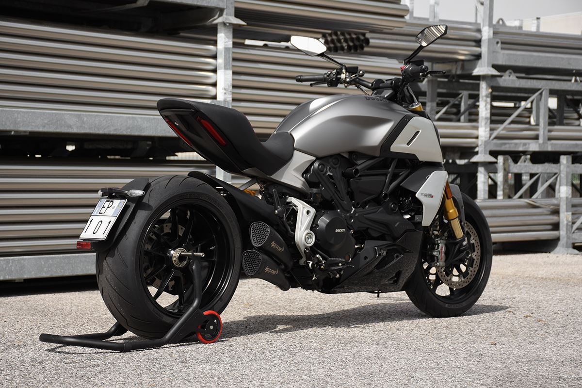 HP CORSE Hydroform Short R Slip On For Ducati Diavel 1260
