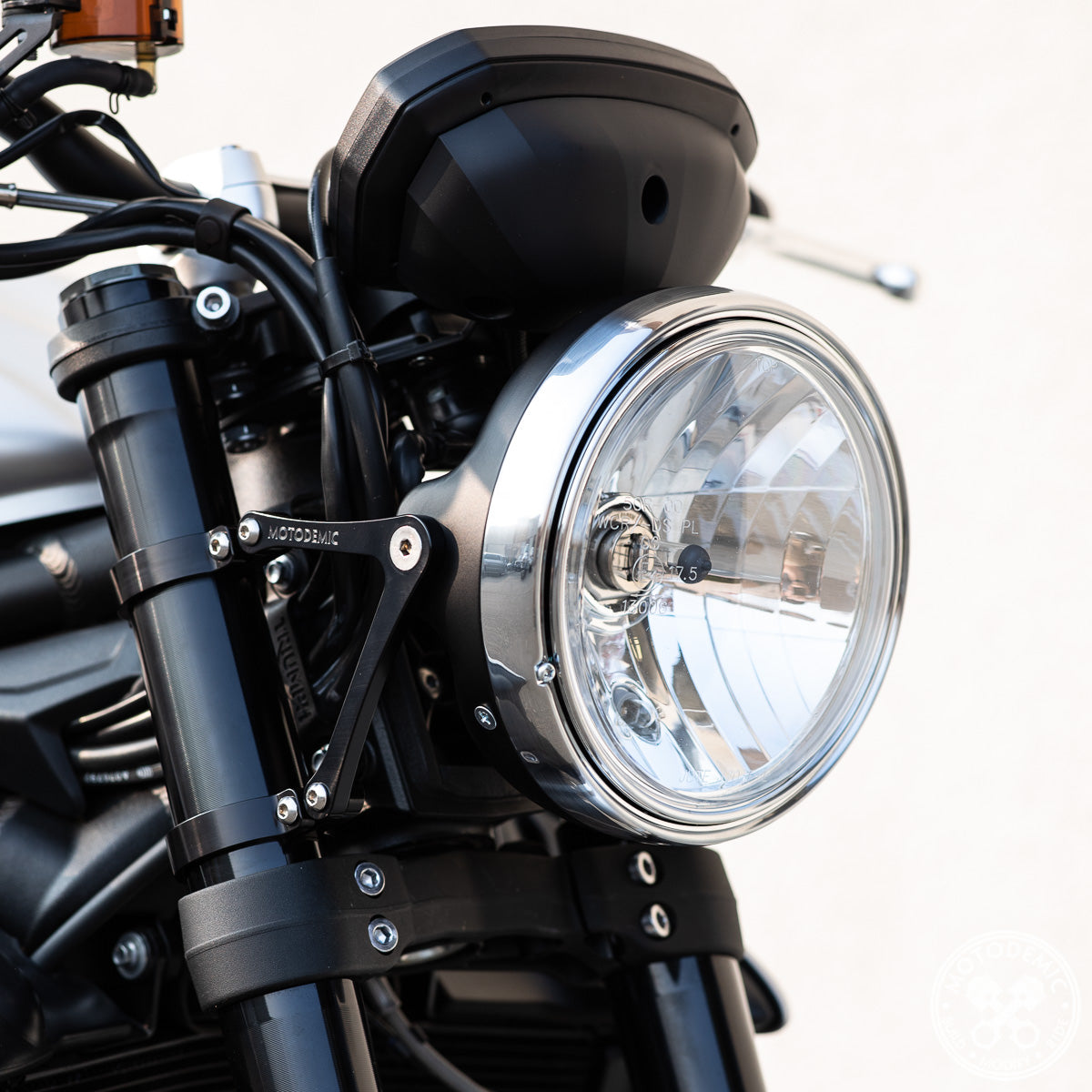 Motodemic Single LED and Round Halogen Headlight Conversion Kit for the 2018+ Triumph Speed Triple
