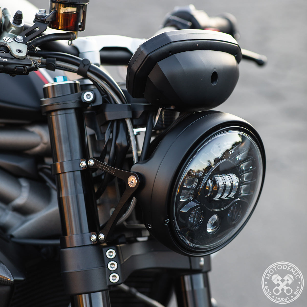 Motodemic Single LED and Round Halogen Headlight Conversion Kit for the 2018+ Triumph Speed Triple