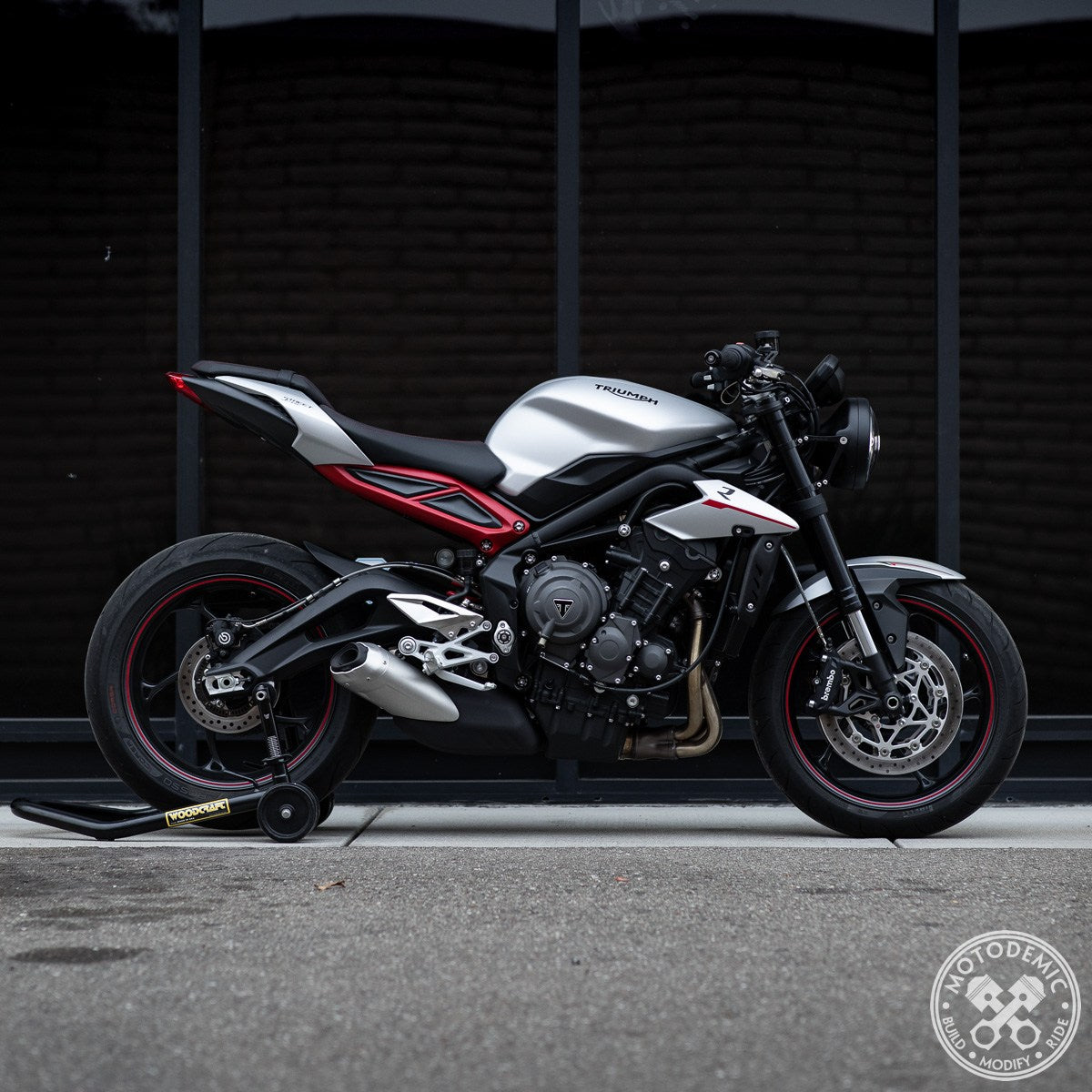 Motodemic Single LED and Round Halogen Headlight Conversion Kit for the 17-19 Triumph Street Triple 765 S