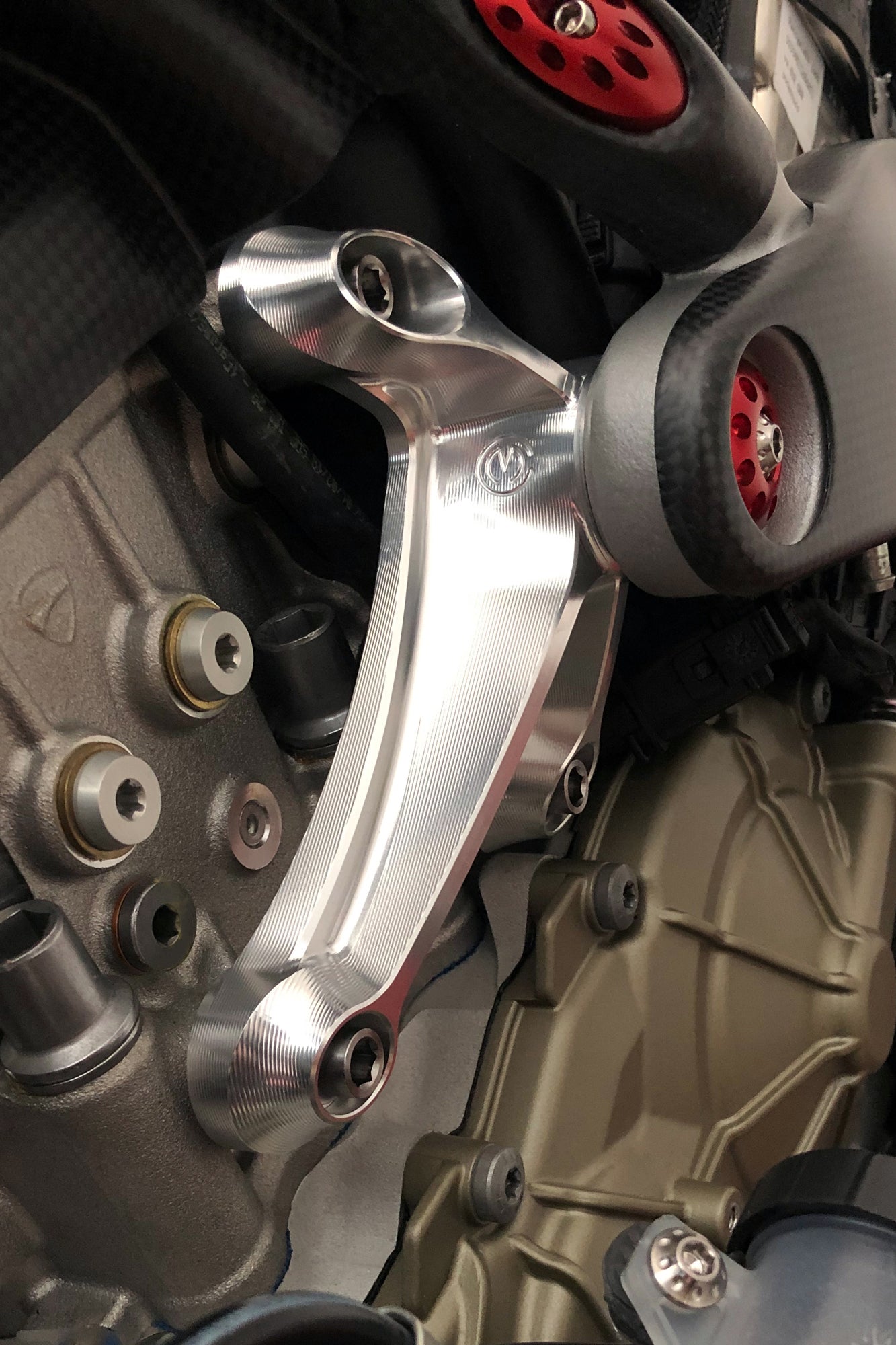 Motocorse Billet Aluminum RH Engine support Bracket for Ducati Panigale / Streetfighter V4 / S / R / Speciale (18-24)