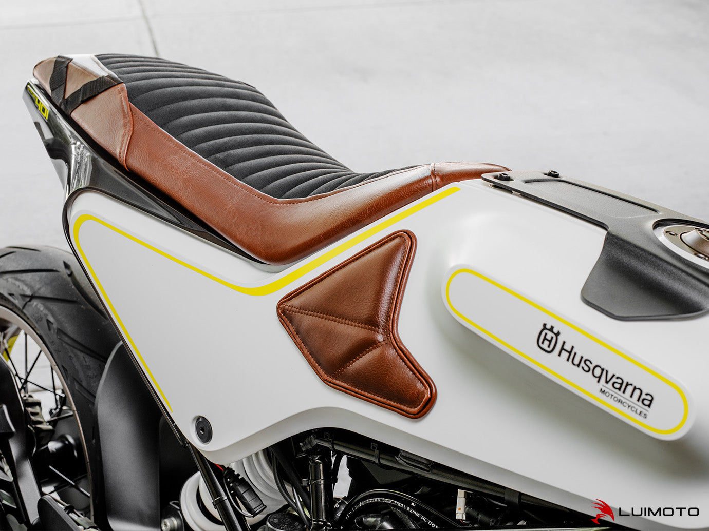 LUIMOTO TANK LEAF ARROW Tank Pads for the HUSQVARNA VITPILEN / SVARTPILEN 401 / 200