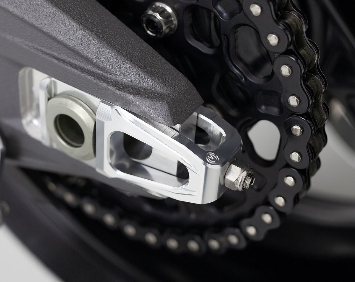 Motocorse Billet Aluminum Chain Adjuster and Rear Brake Caliper Support Bracket for OVERSUSPENSION for Ducati Panigale / Streetfighter V4 (2025+)