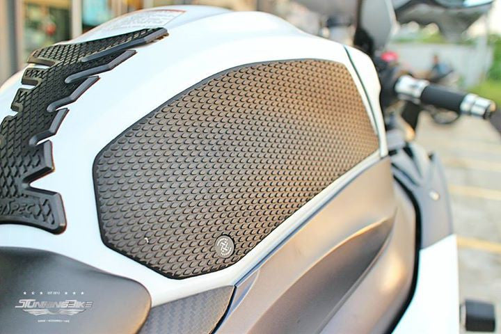 TechSpec Tank Grip Pads for the Suzuki GSX-R1000 (09-16)