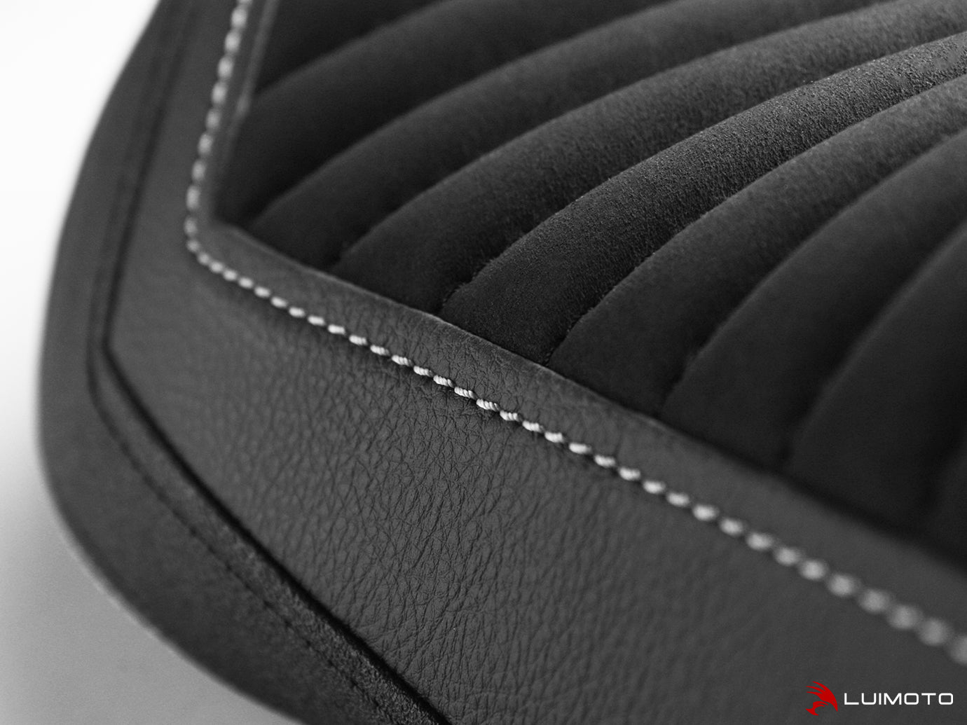 LUIMOTO (Classic) Rider Seat Cover for the HARLEY DAVIDSON SPORTSTER IRON 883 (2016+)