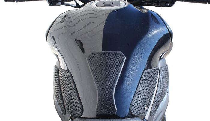 TechSpec Tank Grip Pads for the Kawasaki Z9 (17+) Snake Skin Grips