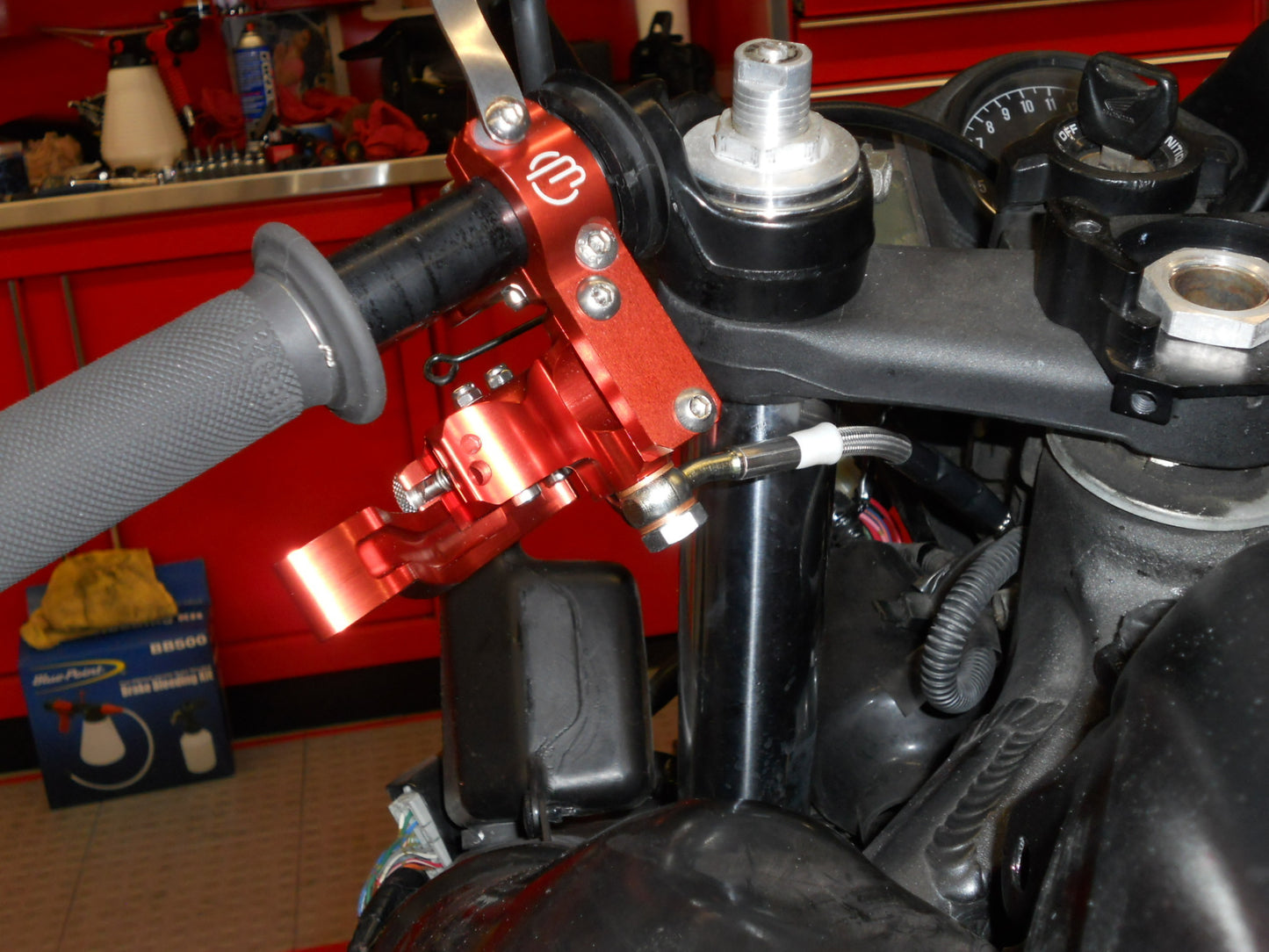 Beringer Aerotec Hydraulic Thumb Brake Master Cylinder For 1 inch bars (Harley)