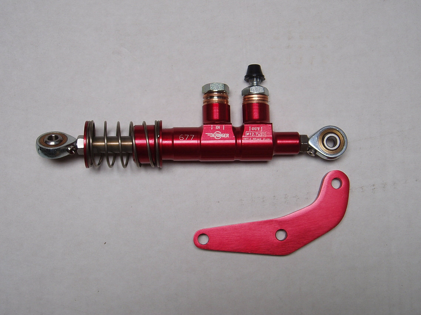 Beringer PLAY007 "L" bracket for mounting MC12.7 Rear Master cylinder - 48/65mm spacing