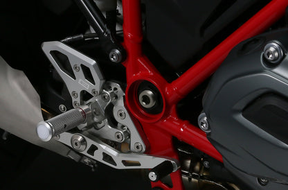 AELLA Racing Footpegs for the BMW R1200R / R1200RS
