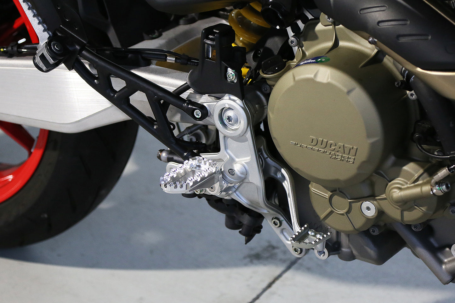 AELLA Adjustable Foot Peg Kit for Ducati Hypermotard 698 Mono