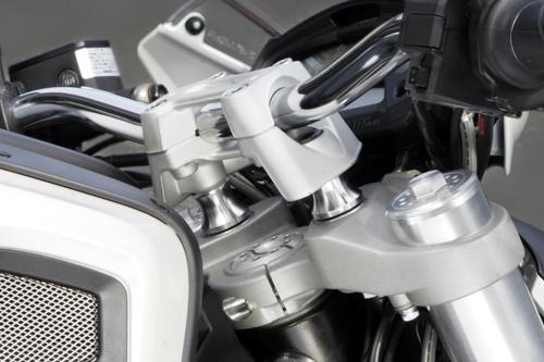 AELLA 20mm Handlebar Risers for the Ducati Monster 676 / 796 / 1100