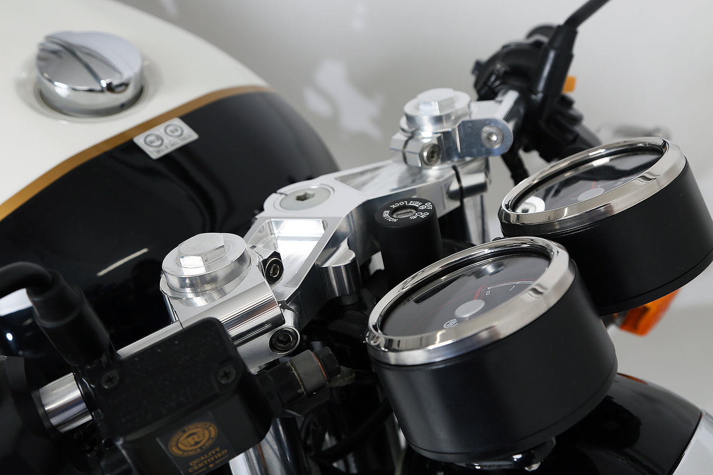 AELLA Upper Triple Clamp and Adjustable Handlebars for the Royal Enfield Continental 650 GT