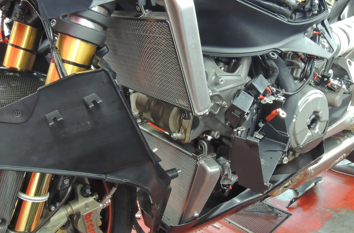 AELLA Radiator Guard Set - Upper and Lower - For Ducati Panigale / Streetfighter V2 - Black