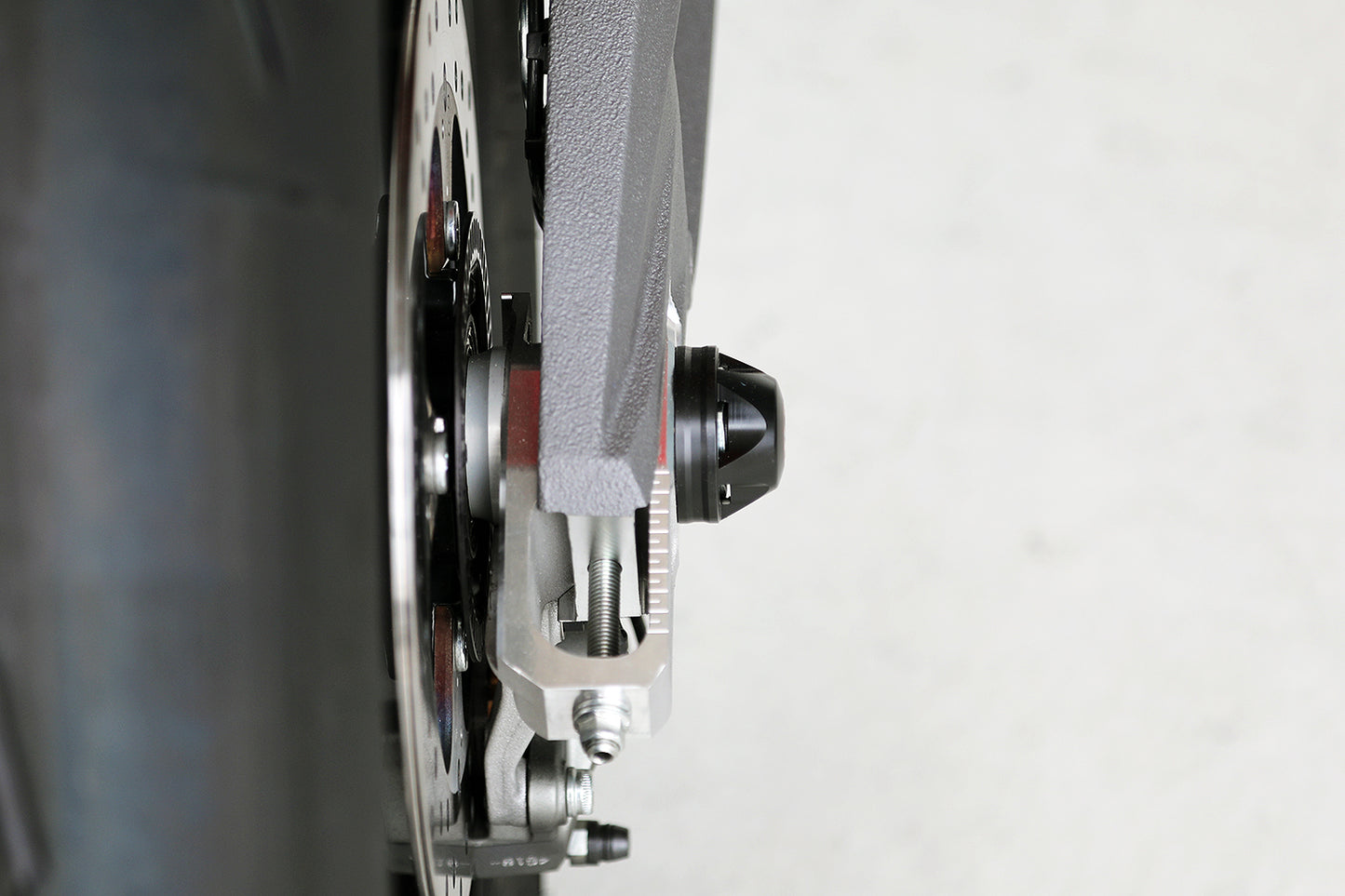 AELLA Axle Slider (Rear) Ducati Panigale / Streetfighter V4 (2025+)