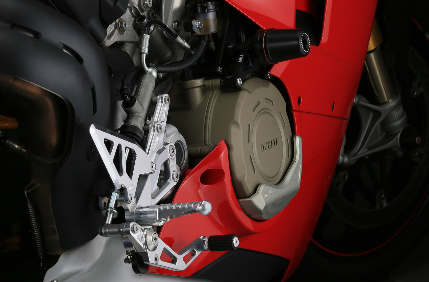 AELLA NEW VERSION Clutch cover protector For the Ducati Panigale V4 / S / Speciale