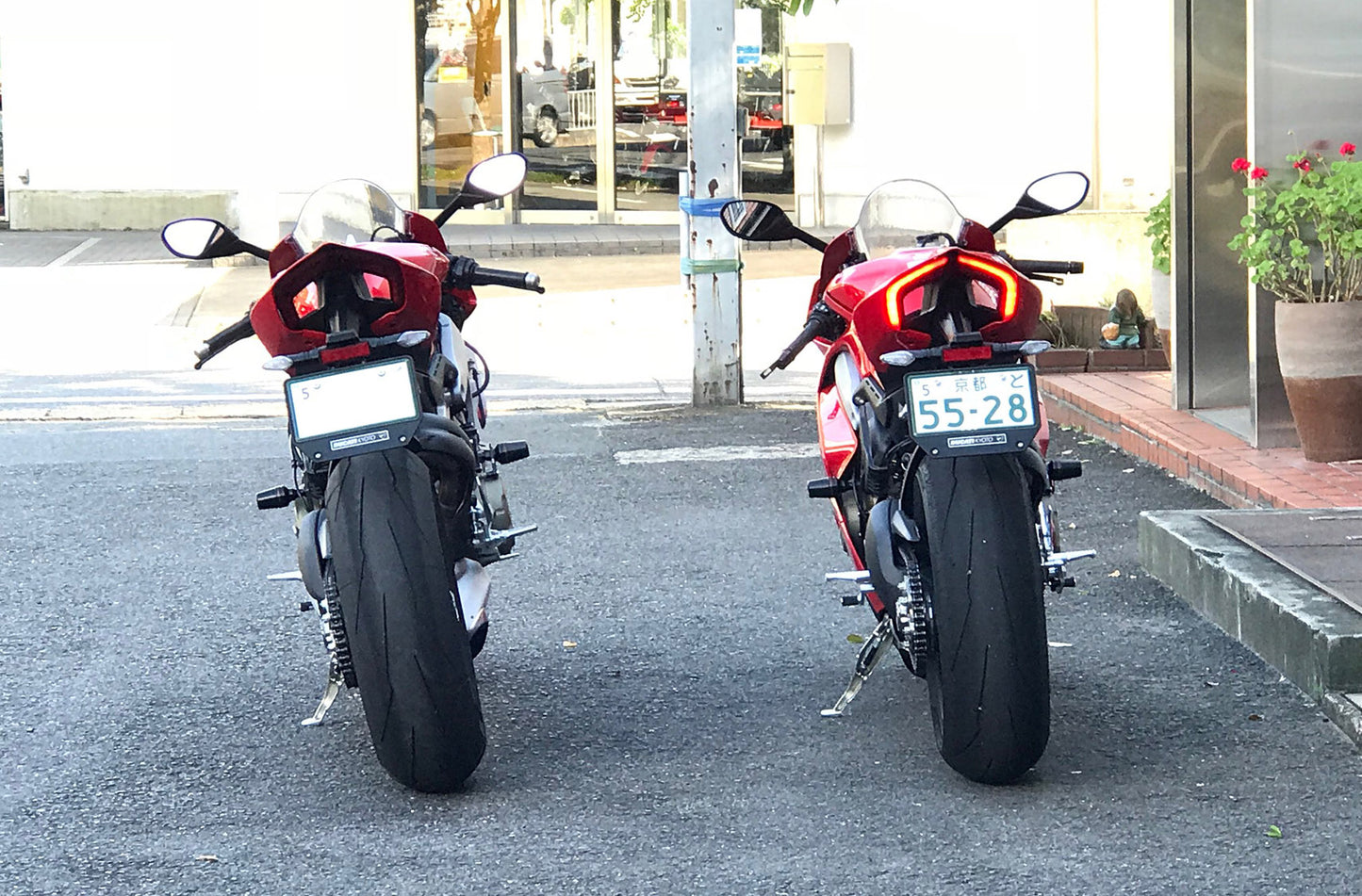 AELLA Lowering Links For the Ducati Panigale / Streetfighter V4 / S / Speciale / R (18-24)