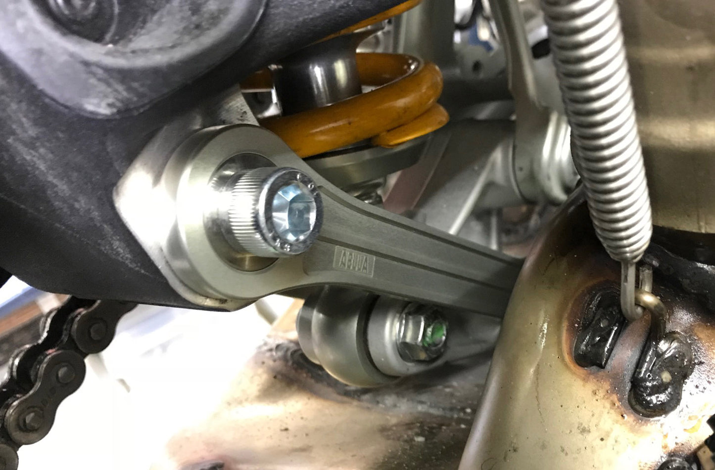 AELLA Lowering Links For the Ducati Panigale / Streetfighter V4 / S / Speciale / R (18-24)