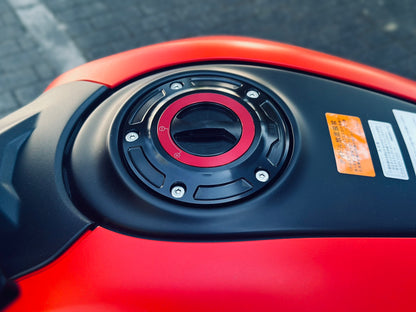 AELLA GAS CAP WITH QUICK RELEASE ACTION FOR DUCATI AND MV AGUSTA