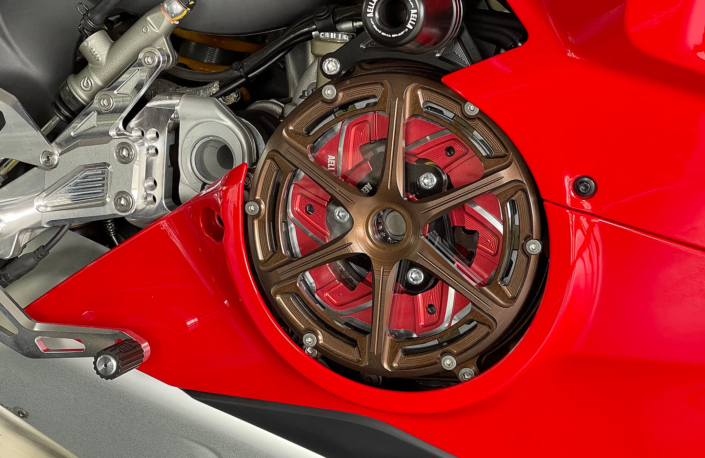 Aella Bi-color Wet Clutch Pressure Plate for the Ducati Panigale / Streetfighter / Multistrada V4 / S / Speciale, 1299 R FE, and 1299 Superleggera