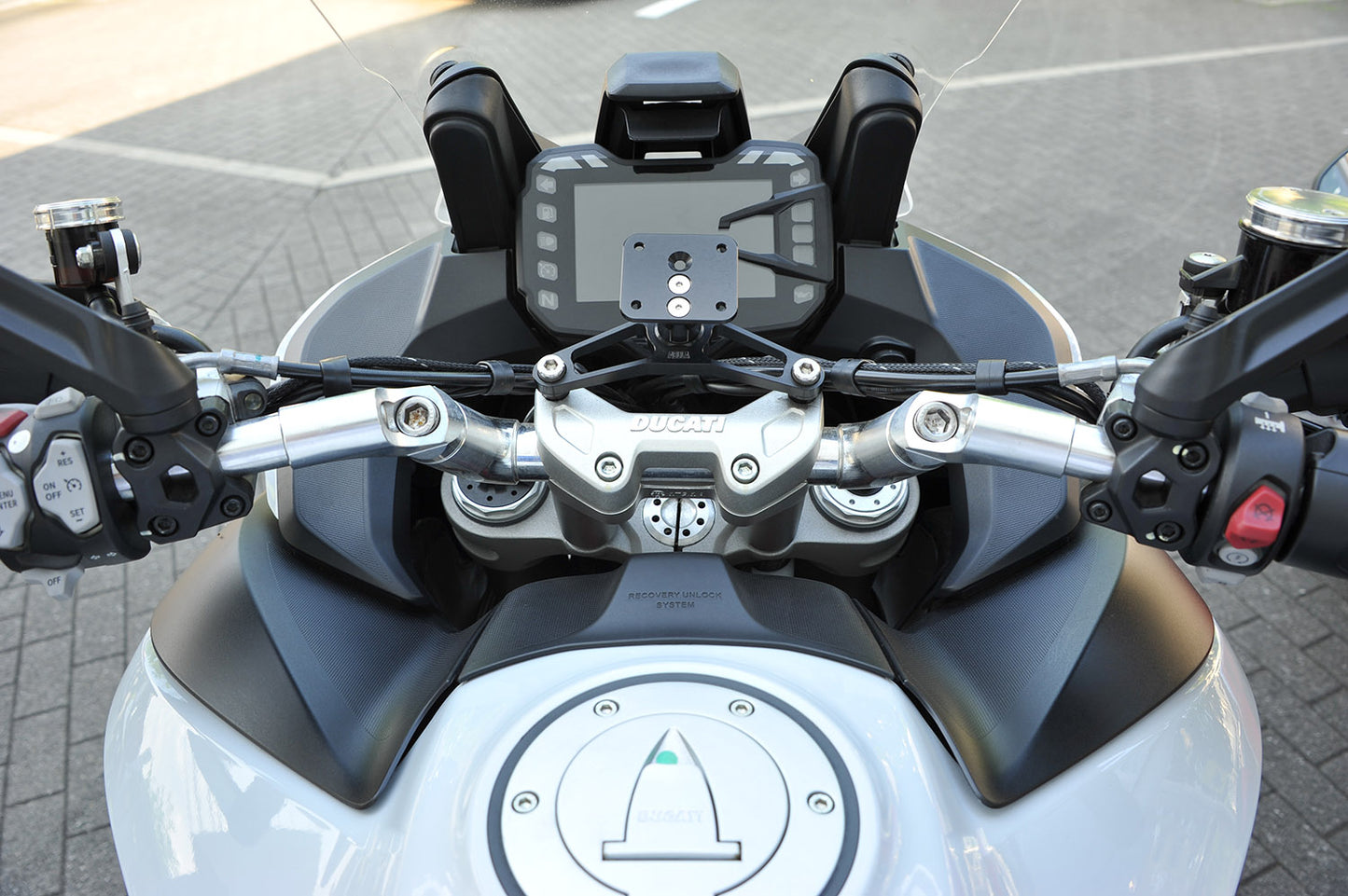 AELLA Navigation Stay / Smartphone Support for Multistrada 1200 / 950 with Daytona Holder Only