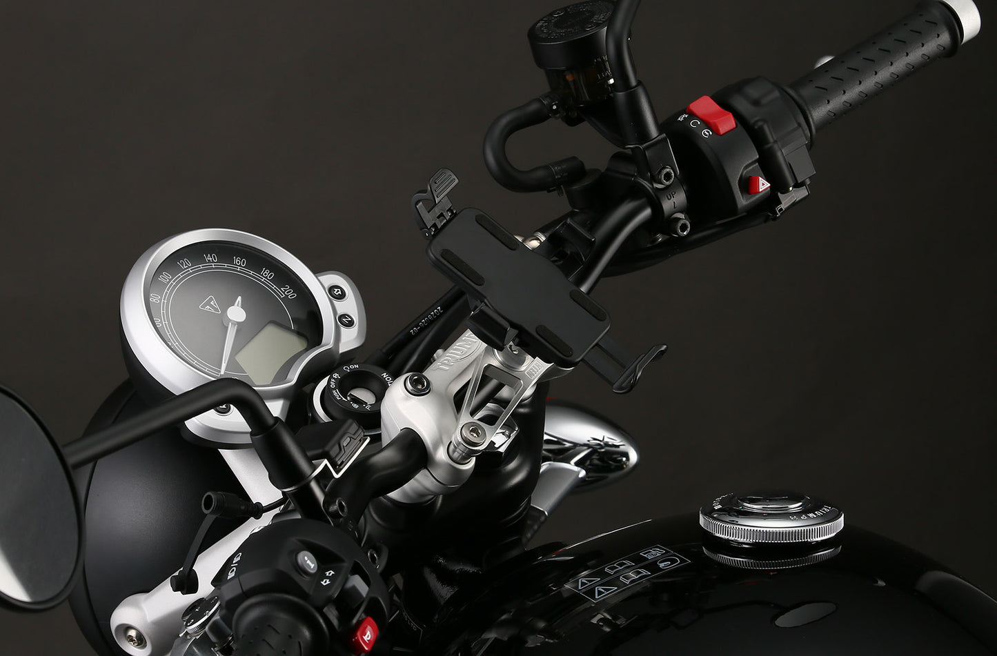AELLA Navigation Stay / Smartphone Holder for Triumph Street Twin