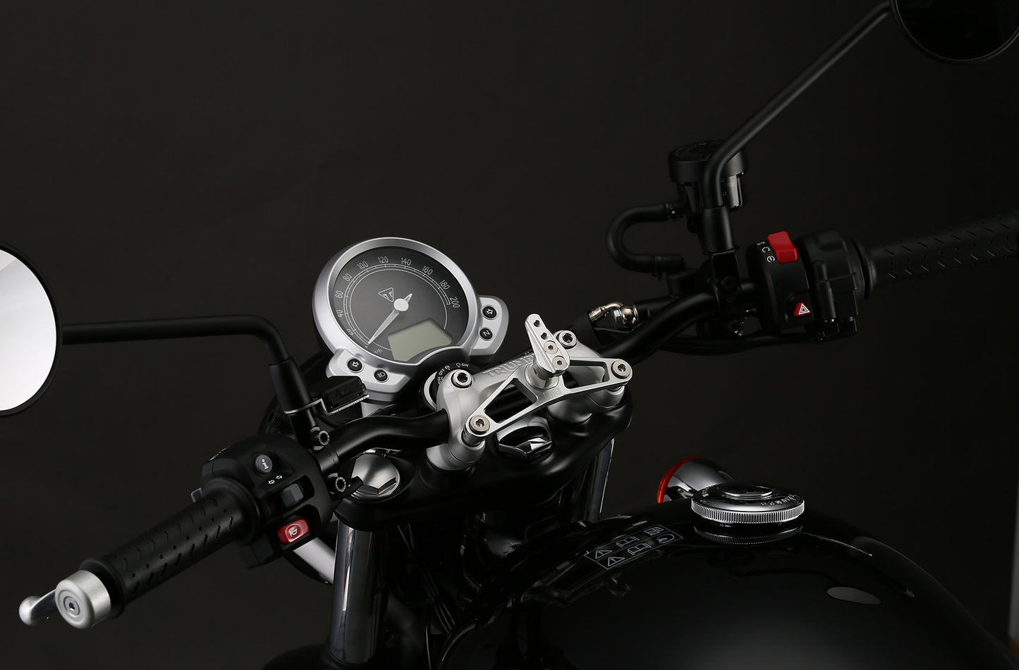 AELLA Navigation Stay / Smartphone Support for Triumph Street Twin with Daytona Holder Only