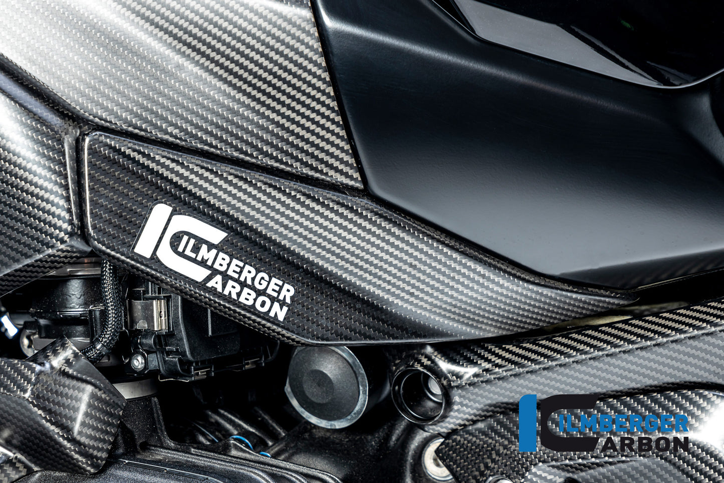 Ilmberger Carbon Lower Tank Cover Left for the BMW R 1300 GS 2023
