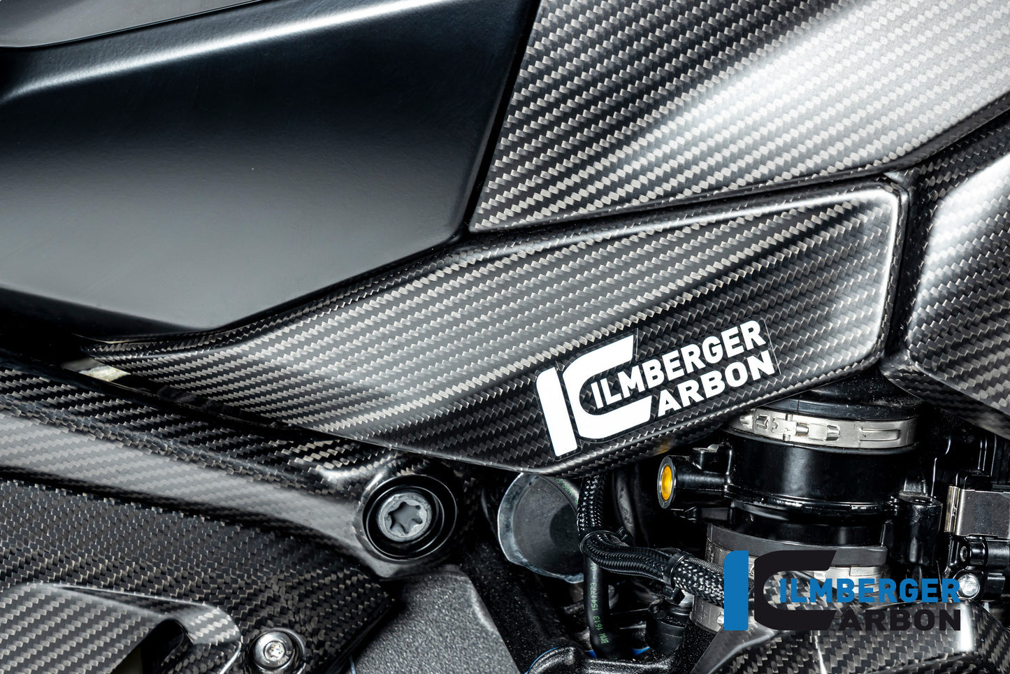 Ilmberger Carbon Lower Tank Cover Right for the BMW R 1300 GS 2023