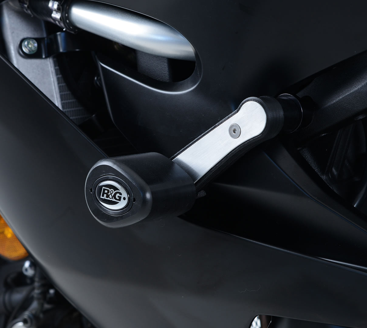 R&G Racing Crash Protectors - Aero Style for Yamaha YZF-R6 '16-19 (NON-DRILL KIT)
