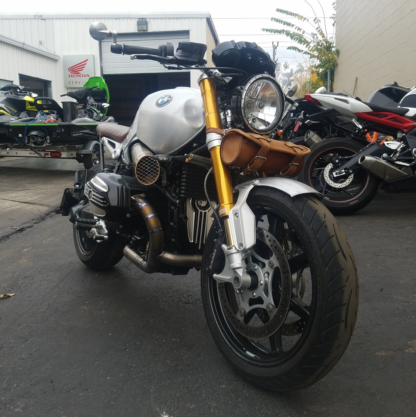 ZARD Capitan Scappamento Exhaust and Accessories for the BMW R NineT