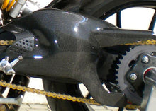 CARBONVANI - DUCATI MONSTER 1100/796 CARBON FIBER SWINGARM GUARD