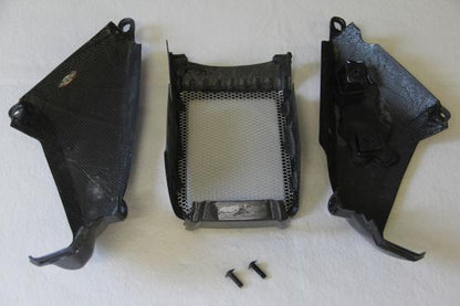 CARBONVANI - DUCATI MONSTER M696 / M796 / M1100 CARBON FIBER OIL COOLER COVER (DUCT)