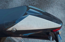 CARBONVANI - DUCATI MONSTER M1100 / M796 / M696 CARBON FIBER / WHITE TAIL (PILLION SEAT COVER)