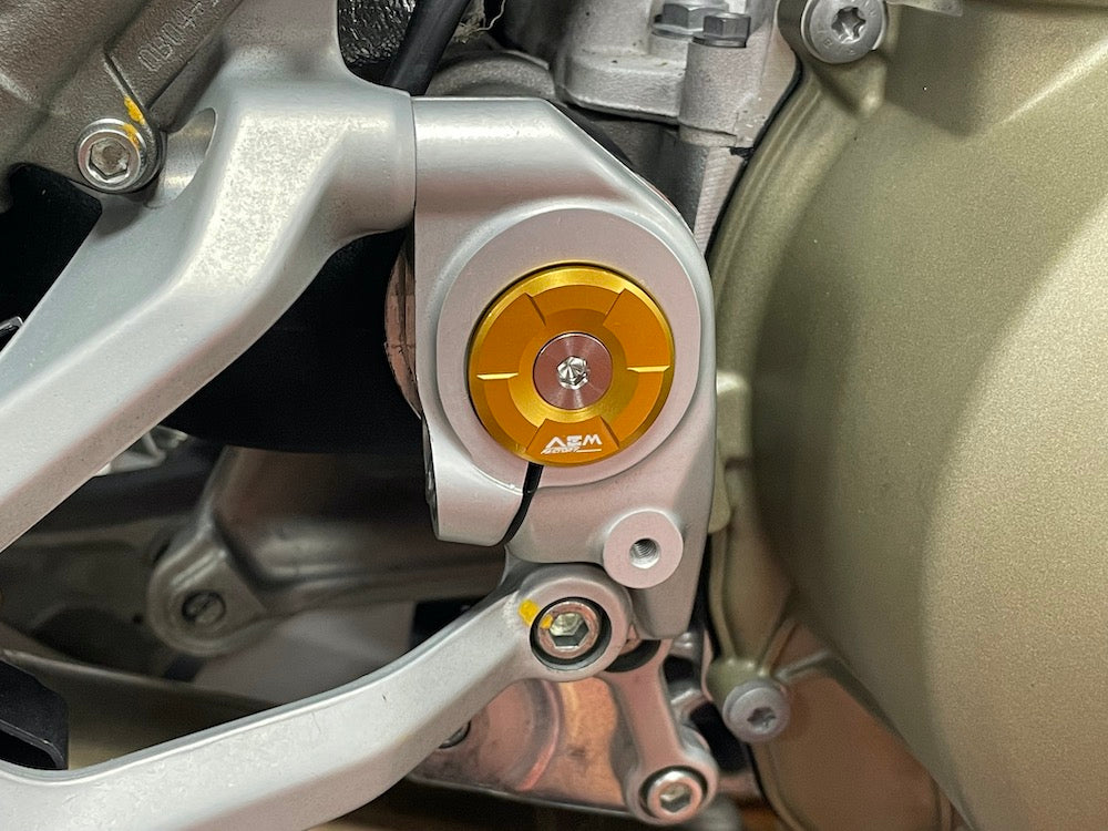 AEM FACTORY - DUCATI PANIGALE / STREETFIGHTER V4 FRAME PLUG KIT PLUS TITANIUM ENGINE / FRAME BOLTS