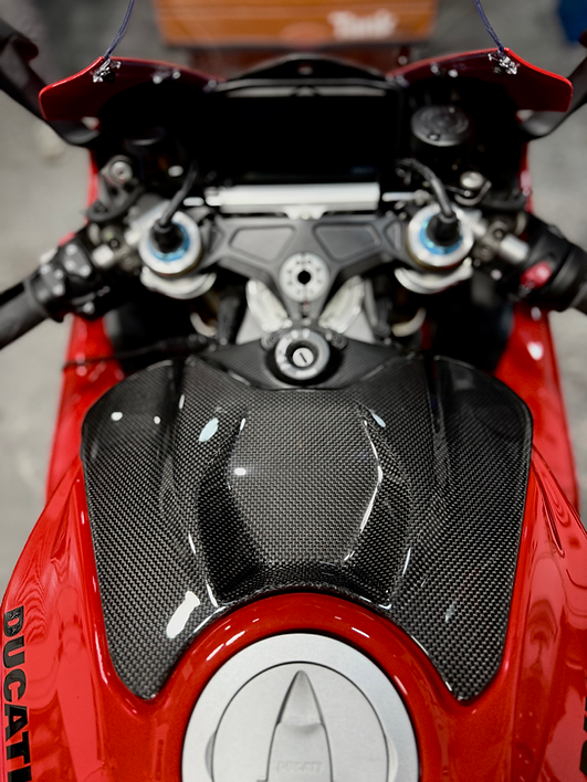 Carbonvani - Ducati Panigale V4 / S Carbon Fiber Upper Tank (Battery) Cover (2025+)