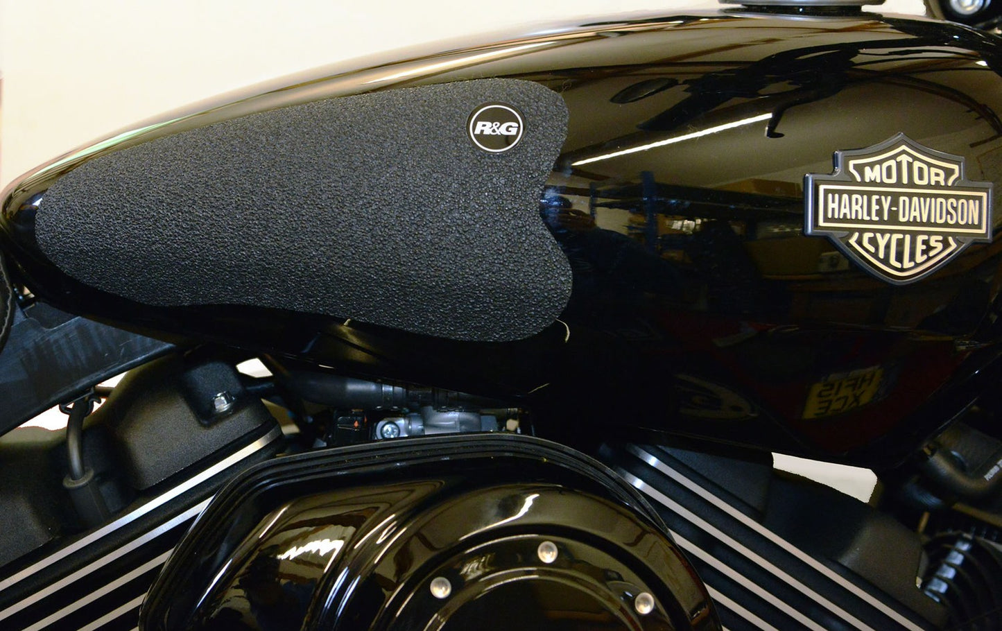 R&G Racing Tank Traction Grips 2-Grip Kit for Harley-Davidson Street 500/750 '14-'21