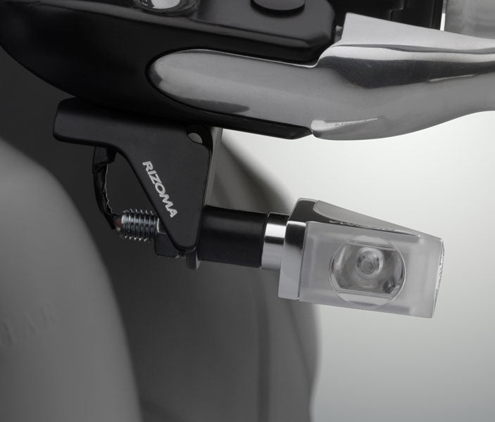 Rizoma Turn Signal Mounting Adapter For Harley Davidson (Under Master Cylinder)