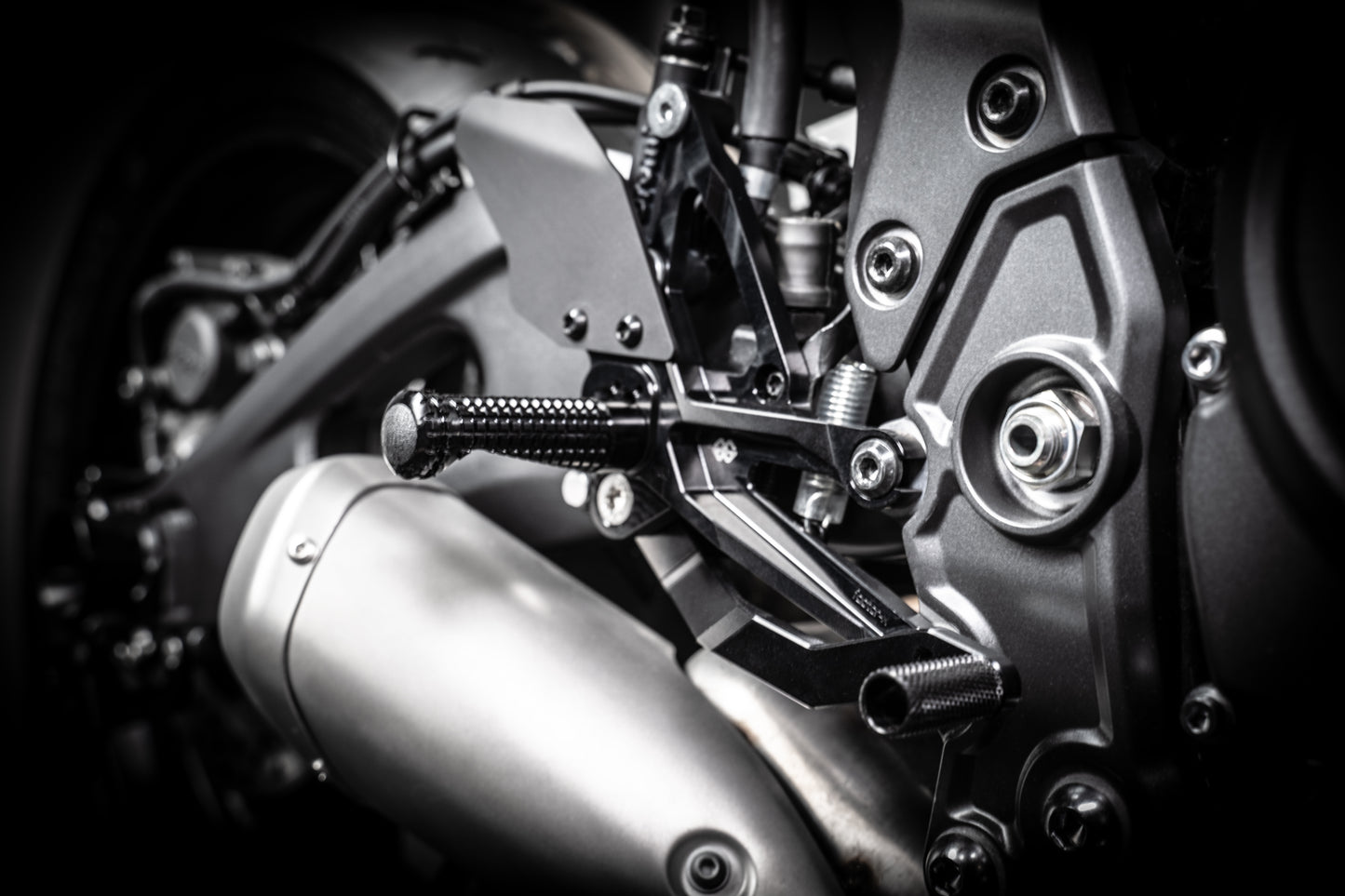 Gilles FXR Rearsets for the Yamaha YZF-R7 (2022+)