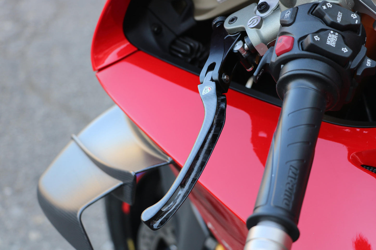 CNC Racing Carbon Fiber / Billet RACE Folding Adjustable Clutch Lever for Ducati Multistrada V4 / S / Pikes Peak