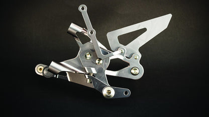 AEM FACTORY - DUCATI 899 / 959 / 1199 / 1299 / V2 PANIGALE ADJUSTABLE BILLET REARSETS  WITH COLORED ECCENTRIC