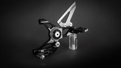 AEM FACTORY - DUCATI 899 / 959 / 1199 / 1299 / V2 PANIGALE ADJUSTABLE BILLET REARSETS  WITH COLORED ECCENTRIC