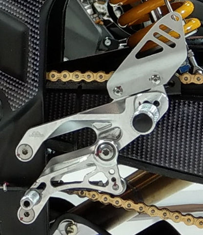 Gilles FXR CUP Rearsets for the Yamaha YZF-R3 / YZF-R25