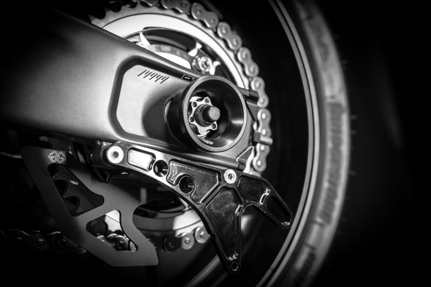 Gilles GYT-R7RWC-S0 Rear Wheel Attachment for the Yamaha YZF-R7 (2021+)