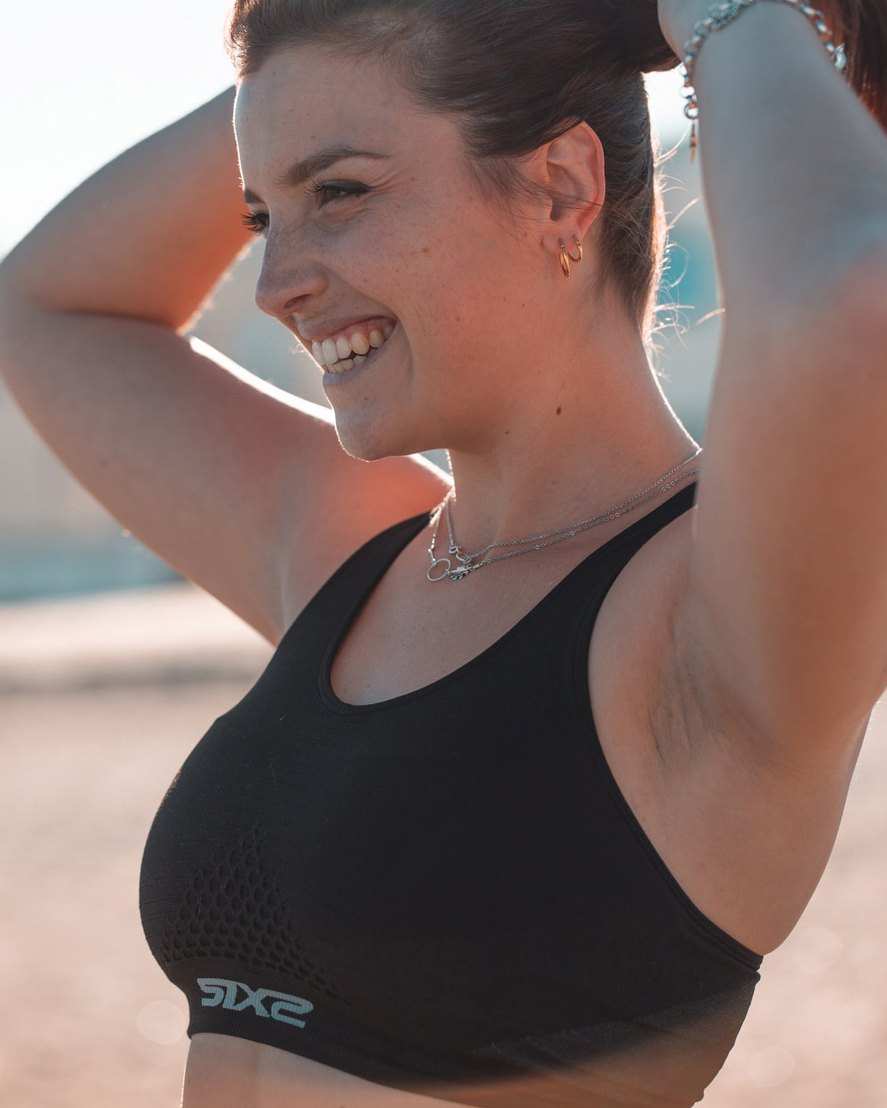 SIX2 High Support Sports Bra