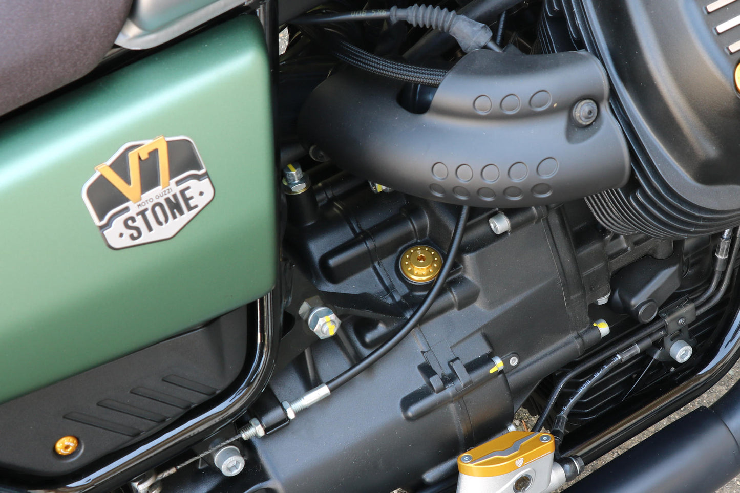 CNC Racing 'EXAGON' Gearbox Oil Fill Plug for Moto Guzzi - M20x1.5