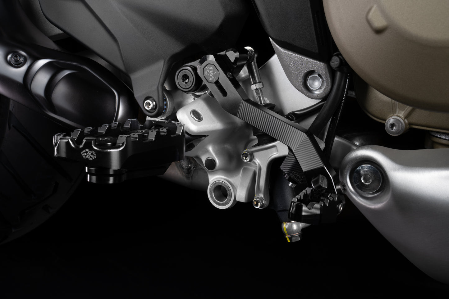 Gilles Gear and Brake Lever Kit for the Ducati Multistrada V4 / S / Sport / Pikes Peak / Grand Tour (20-24)