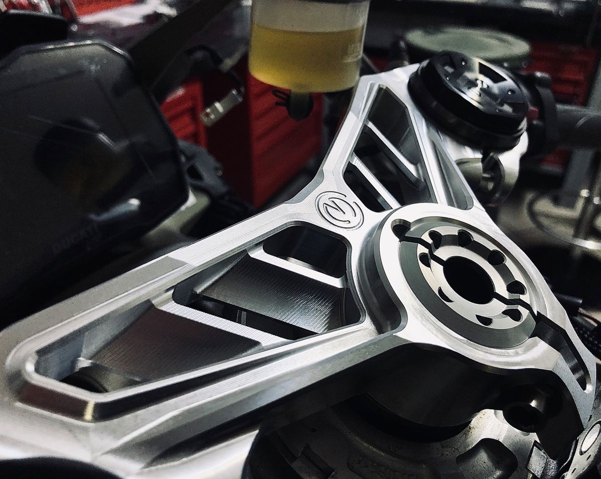 Motocorse Billet Aluminum Upper Triple Clamp (Yoke) for Ducati Panigale V4 / S / R / Speciale - 52mm Ohlins SBK Forks (18-24)