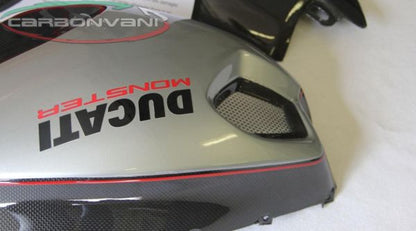 CARBONVANI - DUCATI MONSTER M696 / M796 / M1100 CARBON FIBER RH FUEL TANK SIDE PANEL SILVER WITH FRAME AND MESH